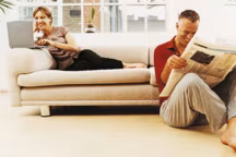 Fini le salon à napperons des années 50, le salon cocooning des années 1990 et le bling-bling des années 2000. Découvrez les 5 nouvelles tendances qui remettent le salon au coeur de la maison...