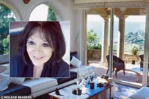 La maison de Juliette Gréco, à Ramatuelle, est une superbe bulle entre ciel, mer et forêt. Après les chansons de Juliette Gréco, voici donc les photos de sa maison...