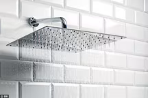 Douche : pommeau XXL ou colonne hydrojet ?