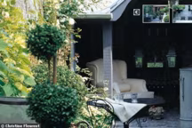 Cette maison d'Honfleur donne le ton : ardoises assorties aux pierres à l'extérieur, meubles en bois et colombages à l'intérieur. Un délice à visiter...