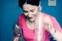 L'écrivain Irène Frain est adepte du tri sélectif, limite sa consommation en viande et ses trajets en voiture à Paris. Irène Frain nous raconte son écolo attitude...