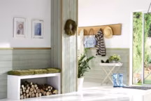 Ringard et cache-misère, le lambris ? Ce n'est plus si sûr ! Le lambris revient sur le devant de la scène et s'affiche sur les murs plus fringant que jamais...