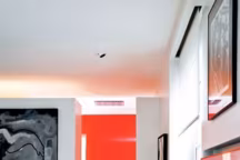 Transparence colorée dans la salle d'eau