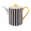 Une élégante théière aux rayures horizontales