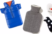 A l'eau ou au micro-ondes, en fourrure ou en tricot, nue ou habillée... La bouillotte ne cesse de se revisiter selon les goûts et les préférences de chacun.