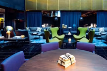 Des showrooms aux hôtels, en passant par les aéroports et les musées, le géant du design italien B&B ne recule devant rien avec son mobilier d'intérieur et d'extérieur toujours plus innovant.