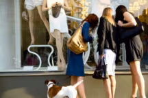 Les soldes d'été arrivent. Pour ne pas manquer le départ, voici les dates et horaires à connaître. Tout ce qu'il faut savoir sur les soldes 2012 en boutique et sur le Web est ici...