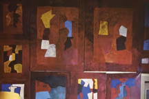 Le Musée d'Art moderne de Paris rend hommage à Serge Poliakoff avec une exposition majeure. L'occasion de revenir sur cet artiste...