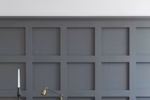 Teinte sourde par excellence, le gris soutenu est beau quand on l'associe à des touches de jaune curry ou mimosa. " Scree 227 ", 41 euros le litre en émulsion mate, Little Greene.