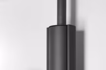 Poêle pour maison BBC équipé d'un noyau accumulateur de chaleur. Prolongement de la chauffe par rayonnement de 8 heures après extinction du feu. Puissance : 3 à 9 kW. Rendement : > 80 %.Consommation de bois : 0,8 à 2,3 kg/h. Taille des bûches : 40 cm. Flamme verte 5*. Modèle " 30-compact H " (prix sur devis, Stûv).