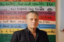 Le créateur de mode livre ses plus beaux croquis, dans un recueil de 200 clichés. L'occasion pour <a href="http://www.lexpress.fr/styles/">L'Express Style</a> de lui demander de tirer au hasard 8 numéros dans une grille de 49. Chacun correspondant à une question...