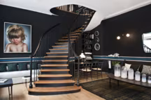 Sarah Lavoine traverse la Seine pour installer sa nouvelle boutique au coeur de Saint-Germain des Près. Présentation de ce nouveau lieu chic parisien par la décoratrice herself. Interview.