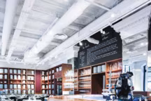 Tables bistro
t au Lazare, restaurant Gare-Saint-Lazare à Paris.