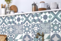 Relooking facile : vive le carrelage adhésif !