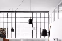 Canapé d'angle mezzo en tissu noir, à partir de 5139 euros, BoConcept.