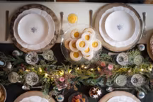 Dresser une table de Noël féminine et chic