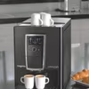 LA + FACILE A VIVRE. " Robot Café Automatic », avec touche unique pour préparer son espresso et carafe à lait en option. Éjecte automatiquement le marc. 1249 euros, Magimix.