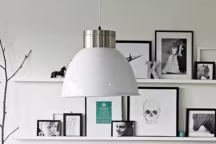 Photo d'un petit salon scandinave avec palette pour table basse - Decor8blog.com