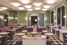 Le restaurant aux tons pastel, un jardin de douceurs.