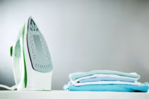 Comment nettoyer la semelle de votre fer à repasser