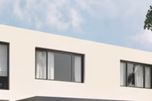 Contemporaine. " Tourmaline » intègre l'esthétique en vogue des toits plats ainsi que des chénaux pour l'évacuation des eaux pluviales, les coulissants " Soleal » et les volets " Noteal », Technal.