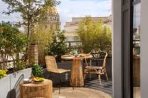 Plus de 30 meubles pour une petite terrasse lookée