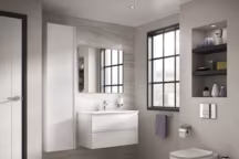 Pack cuvette suspendue TESI, bride Aquablade avec abattant ultrafin frein de chute déclipsable et fixations invisibles, disponible chez Cedeo.