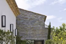 Soigner les abords de sa maison en 12 idées déco