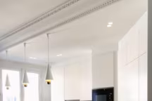 Cuisine ouverte avec sol en carreaux de ciment