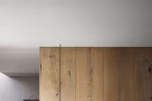 Laiton. Ø 7 x H 22 cm. 69 euros.