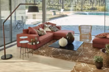 Canapé et méridienne Horus, coton et lin. Disponibles en 4 coloris. A partir de 990 euros l'un. Table basse Mahaut, métal effet laiton vieilli. L 100 x H 33 x P 100 cm. 849 euros. Fauteuil Amras, rotin tressé. L 64 x H 61 x P 71 cm : 289 euros. Tapis Irwin, jute. 120 x 180 cm : 249 euros, 160 x 230 cm : 419 euros, 200 x 290 cm : 599 euros.