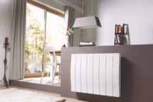 Avec un simple appui sur la touche Auto, ce radiateur intelligent s'adapte à votre rythme de vie et vous promet jusqu'à 45% d'économies par rapport à un convecteur.