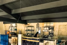 Le style de La Maison Pernoise s'empare des 250 m2 d'un garage à peine rénové.