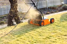 Scarifier la pelouse
