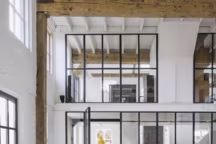 Je joue avec les cloisons transparentes pour aménager mon intérieur