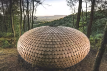 Pavillon bardé de cèdre.