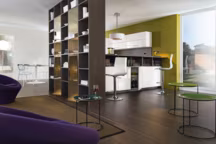 Cuisine Gaia, 3 498 euros - prix indicatif pour cet ensemble de meubles sur-mesure en transition salon-cuisine