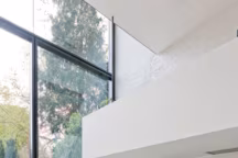 L'ilot de cuisine est devenu, aujourd'hui, un des éléments déco incontestable par définition. Egalement astucieux et ingénieux, il rend à votre cuisine son esprit de partage d'antan. Cet immense îlot sur roulettes, ainsi davantage mobile, favorise cette envie et ce besoin de convivialité.