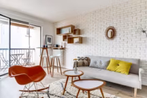 Décoration salon : 15 idées avec un canapé gris