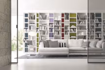 Une bibliothèque design pour un salon déco