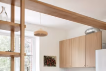 Des touches de laiton doré pour illuminer la déco