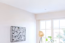 Canapé 2 places Amaro en tissu, à partir de 1299 euros, dont 4,50 euros d'éco-part. Pouf Amaro en tissu, 499 euros dont 0,46 euros d'éco-part.