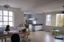 Un meuble multifonction révolutionne l'espace de ce loft
