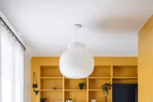 Tendances déco 2023 : un salon débordant de couleurs (et de bonne humeur !)