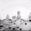 Le toit de la Pedrera, une villa barcelonaise imaginé et construite par Gaudi. Cheminées et toit terrasse de la Casa Milà, 1906-1916. Tirage à partir d'un négatif sur plaque de verre, 13 x 18 cm. Barcelone, Arxiu Fotogràfic Centre Excursionista de Catalunya.