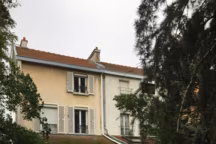 À Boulogne-Billancourt, une maison de ville ouverte sur le jardin