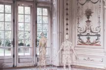 "Forces of Nature, 202"2, installation de l'artiste plasticienne finlandaise Raija Rokinen au château du Domaine de Trévarez, à l'occasion de la 11e édition de Regard d'artiste.