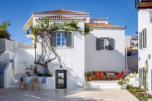 Sur une île grecque, un hôtel comme une maison de famille