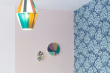 Peinture et papier peint : le duo de revêtements gagnant sur les murs