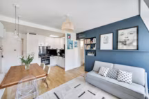 Deux coins nuit dans un deux-pièces familial, c'est possible !